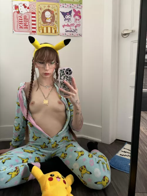 Feeling sexy in the mirror;3