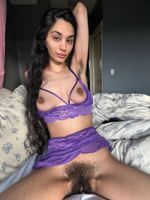 Fuck my hairy pussy while you sniff my armpits