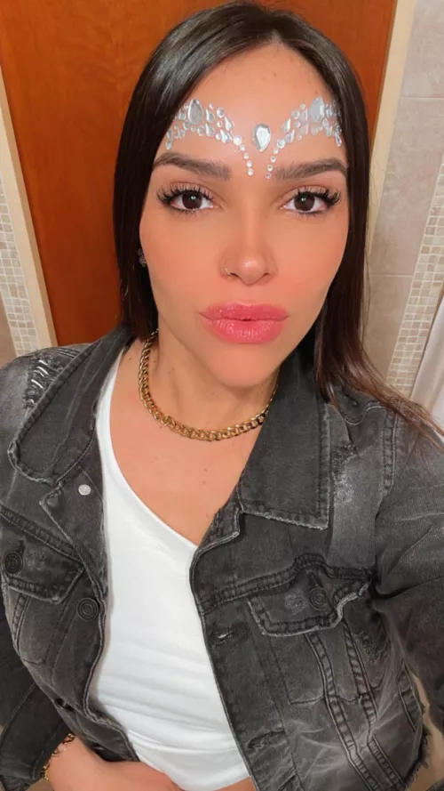 I like those sparkles, they’re cute