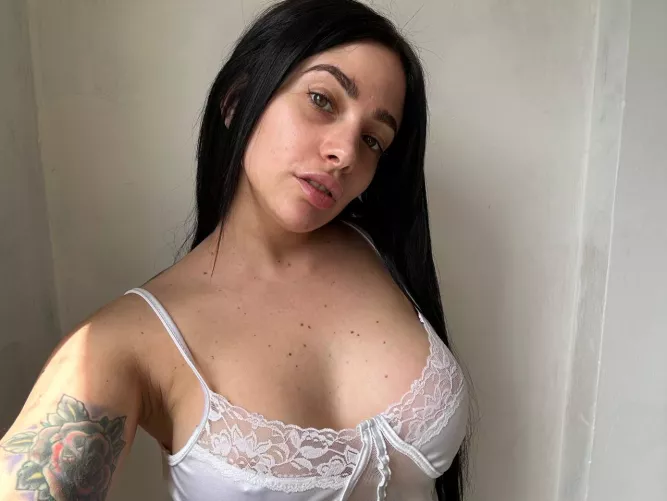 I love lace necklines