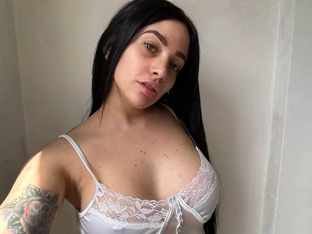 I love lace necklines