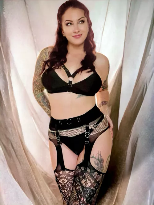 I want you to trace my curves with your tongue