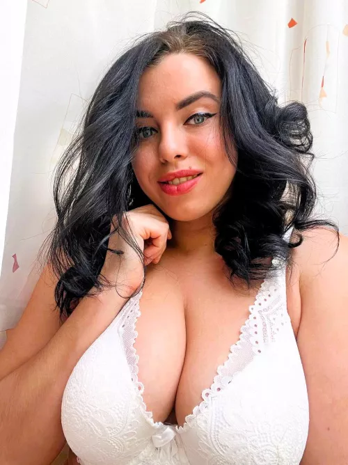 Max size of cleavage!