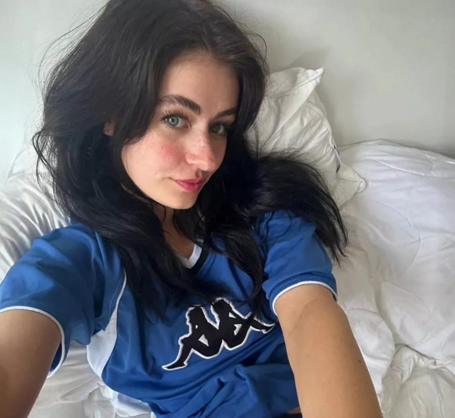 Modesty is something men really like.