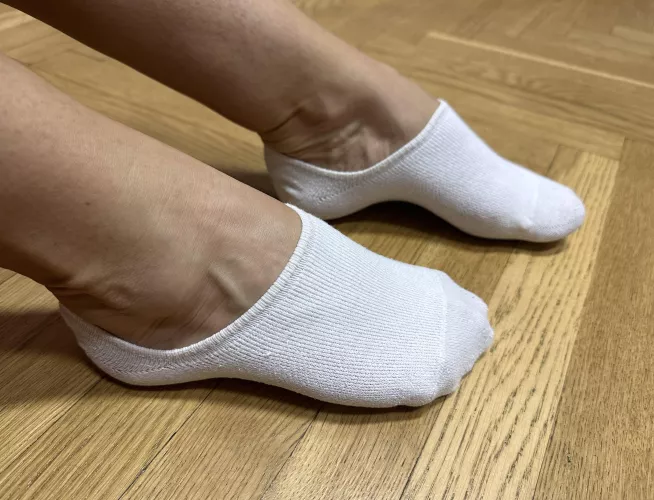 My feets want to be touched