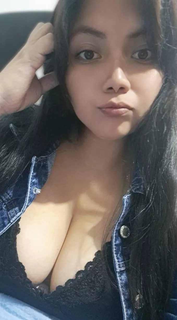 My male friends love my goodnight selfies