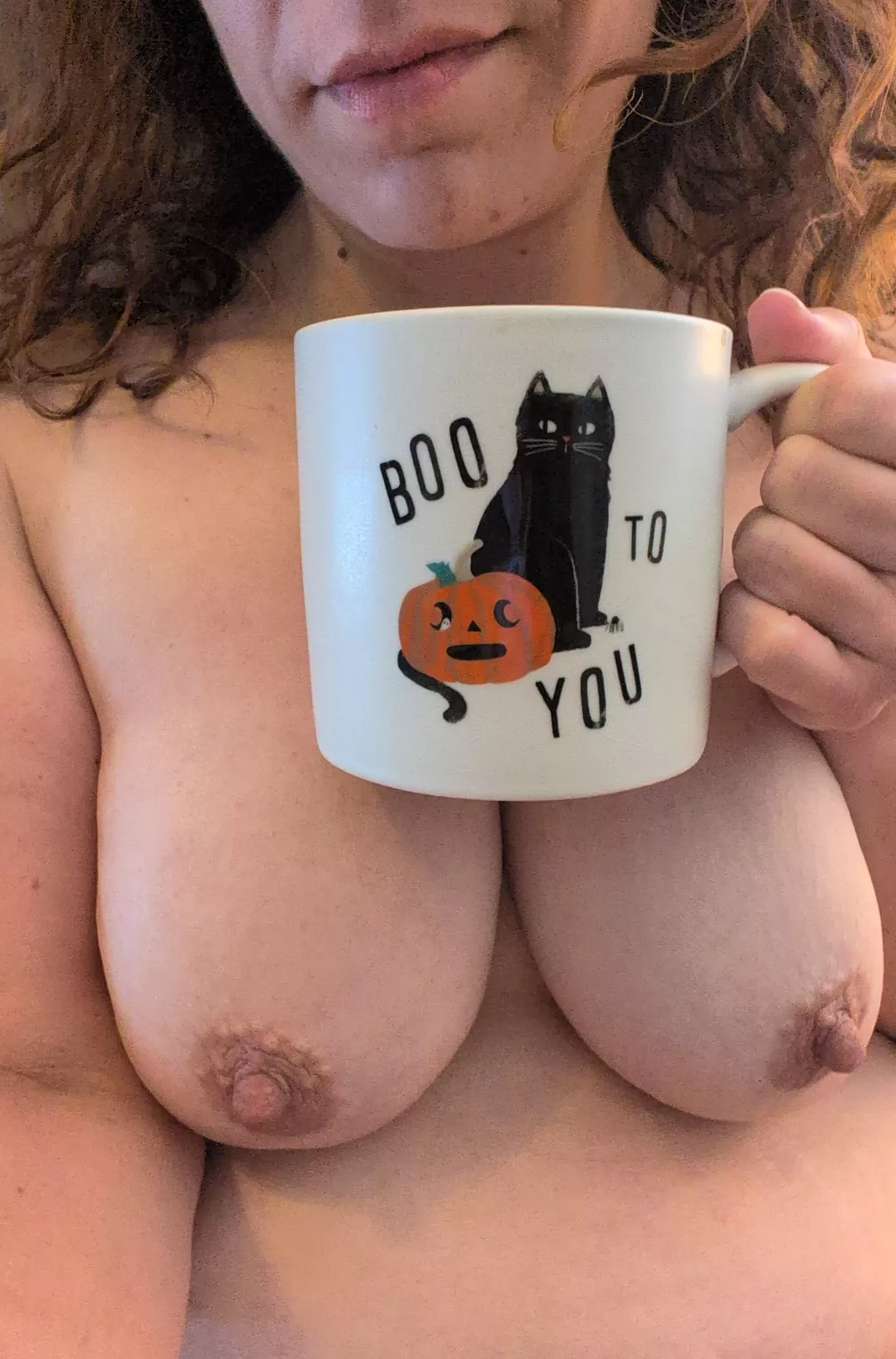 Pumpkin spice, a seasonal mug, and free nipples just hits right. ☕🍂🎃