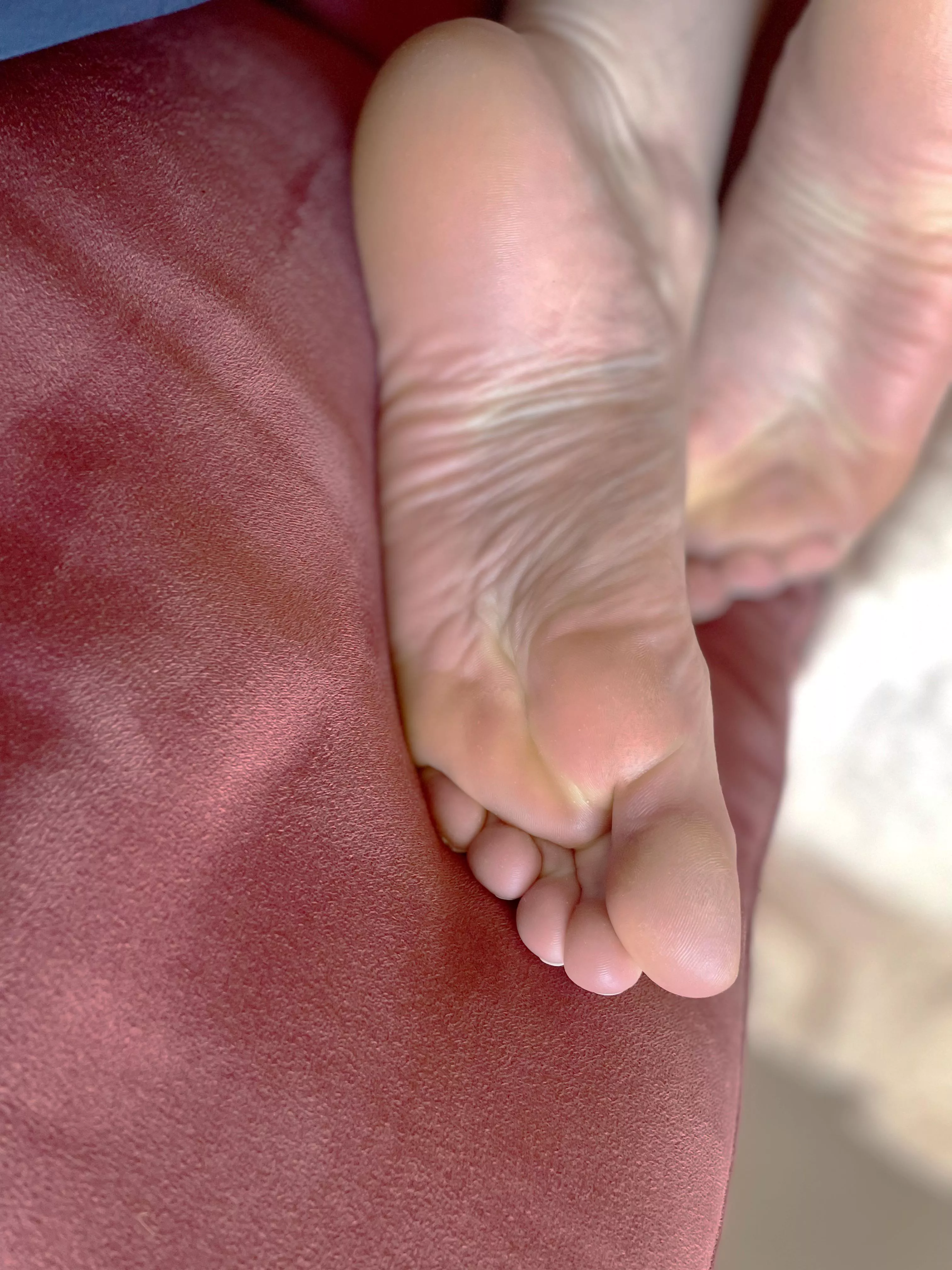 Use to go clubbing now I just take pics of my soft pink soles n play with myself 🫡