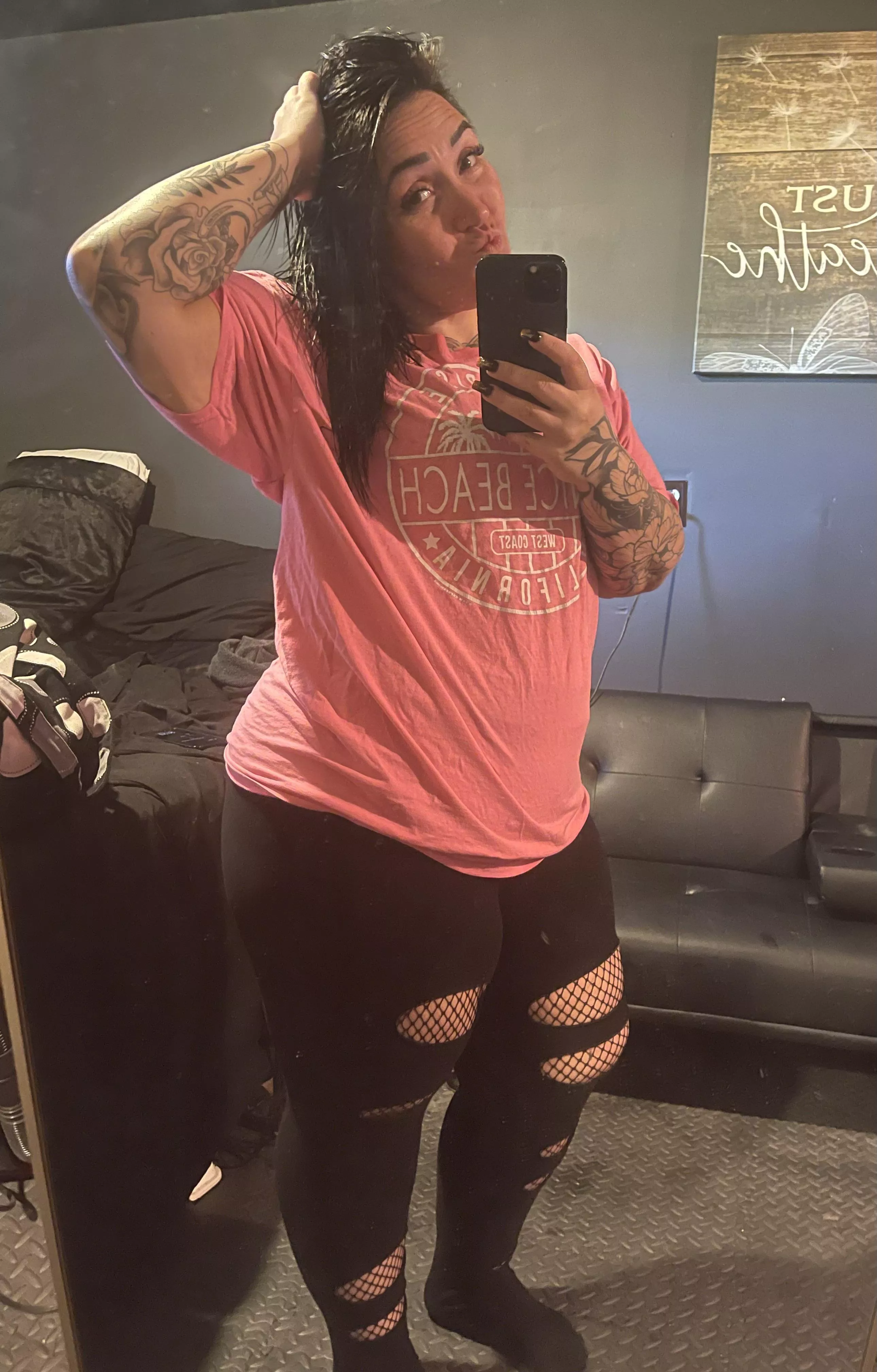 What to do on a Thursday night hmmmm 