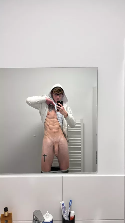 What's best a pretty face or a big cock?