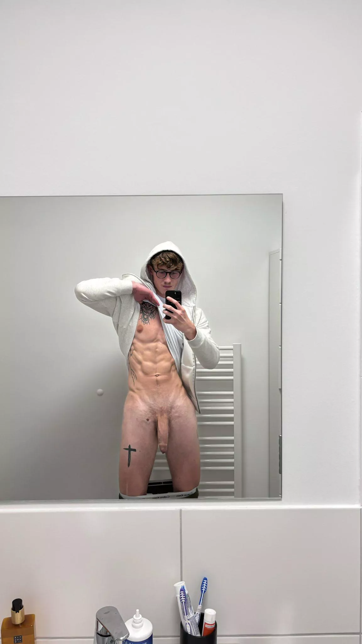 What's best a pretty face or a big cock?