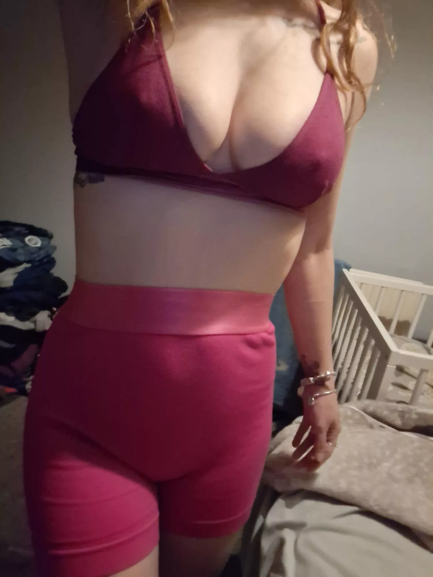 Who would want to fuck me behind my husbands back as punishment for sharing me to you guys 😝😜