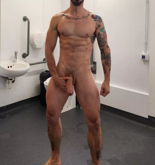You coming with me in the gym toilets after my workout? 🏋️‍♂️💦🍆