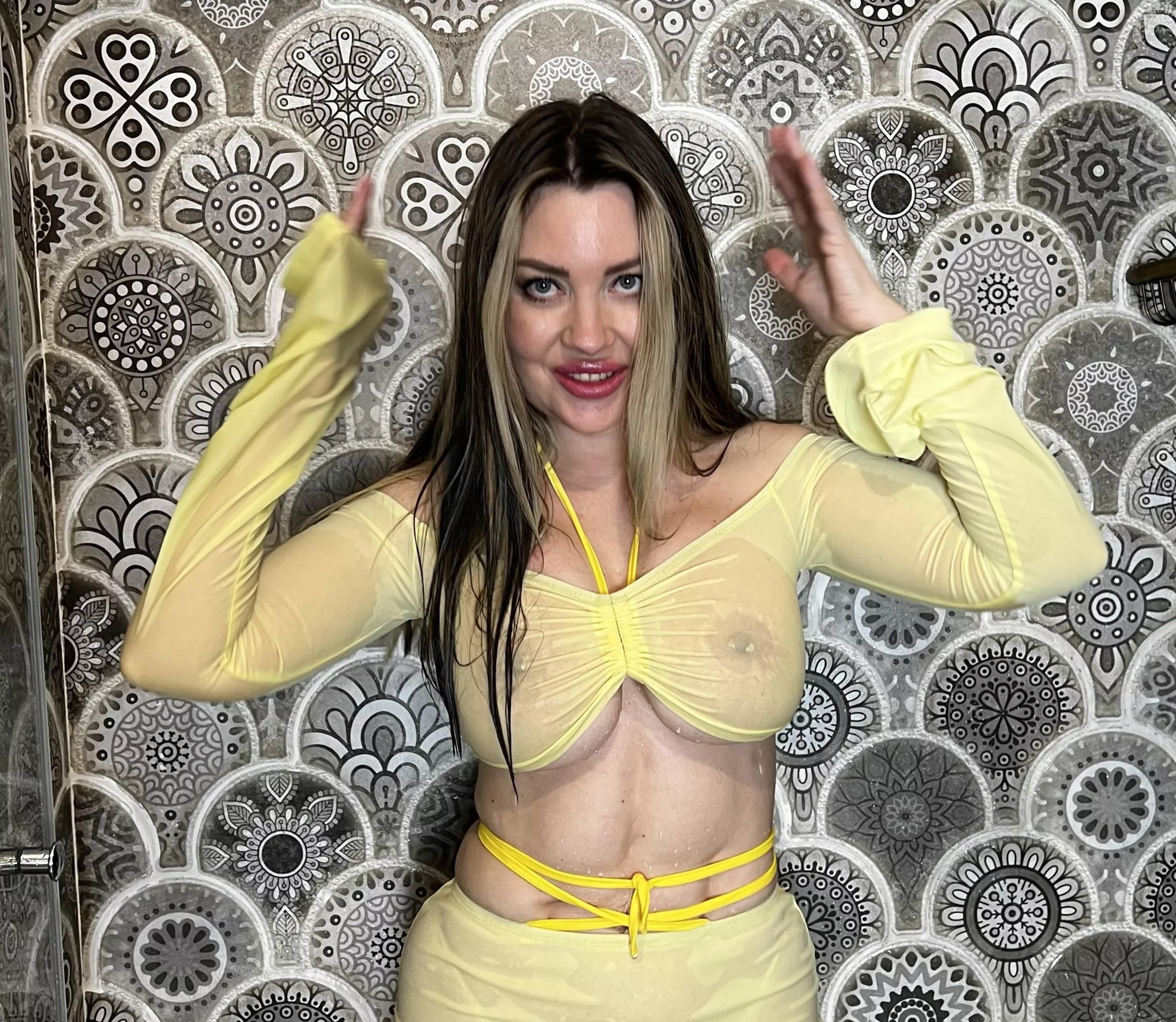 You has a pair of really great reasons to check out my new shower content