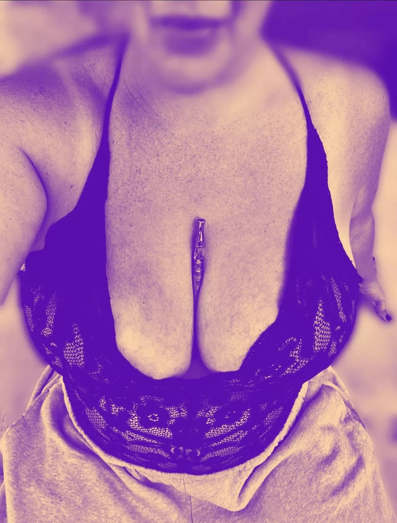 (35f) Take a hit, lovely?