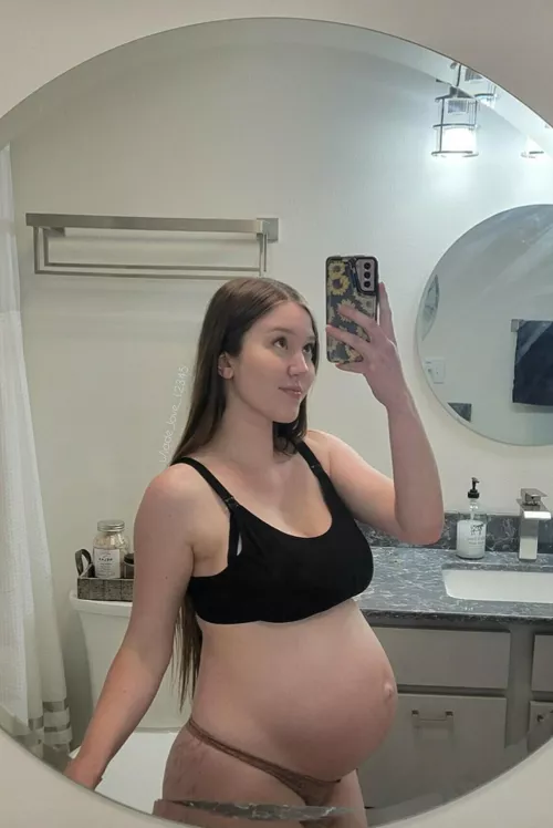 40 weeks pregnant and having contractions - Would you sneak in one more quickie before we go to the hospital? 