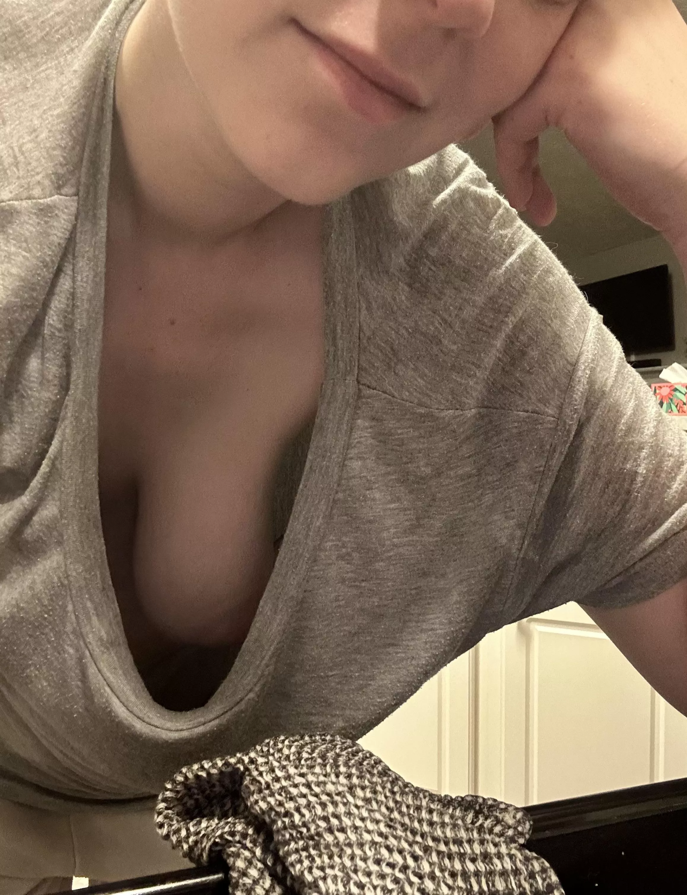 Does your cleaning lady wear something like this? I do, just saying 🤭