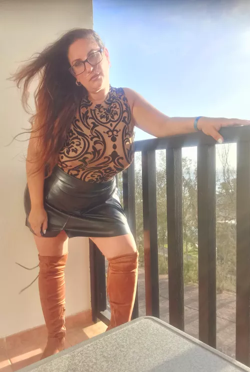 Going out leather skirt