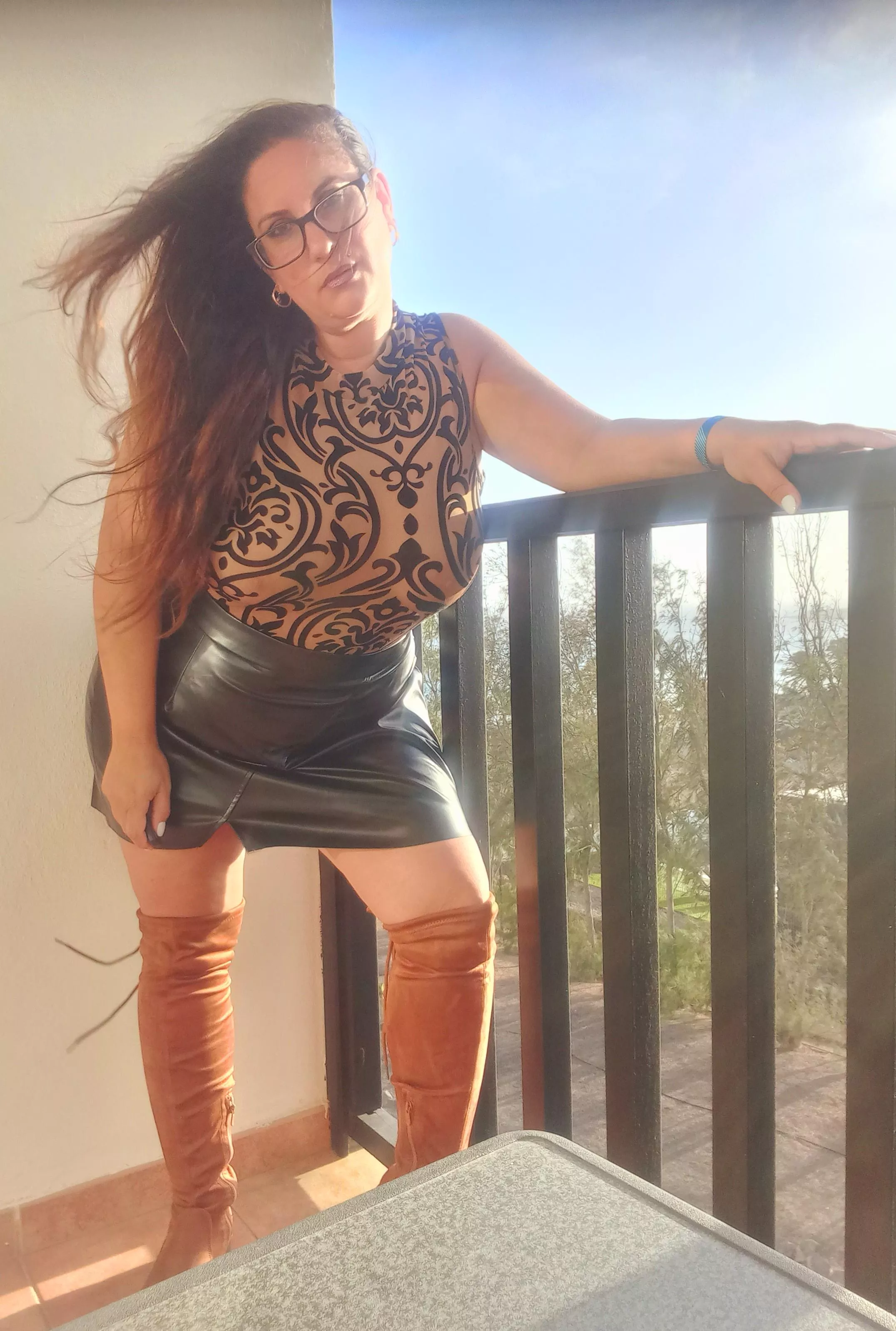 Going out leather skirt