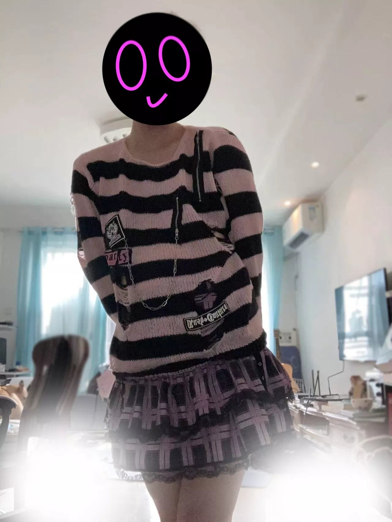 Hewo (idk if i like the white, but needed to censor stuff)