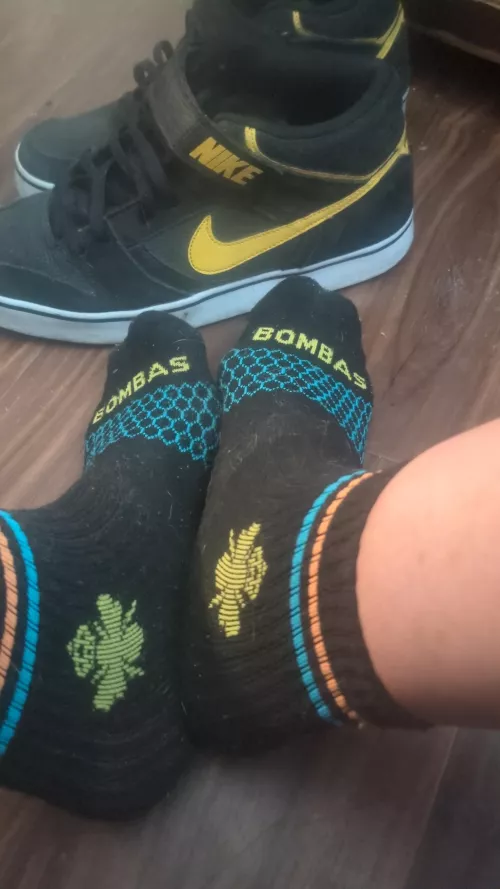 High top shoes make my feet extra sweaty 😈