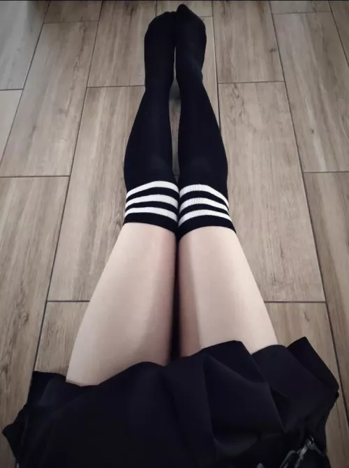 My alt high stockings :3
