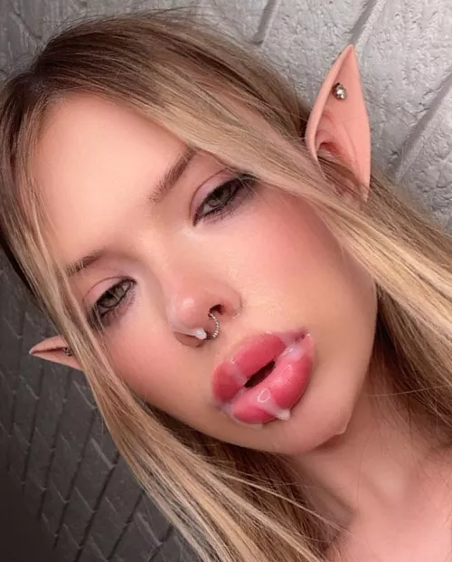 My face makes the perfect cum target