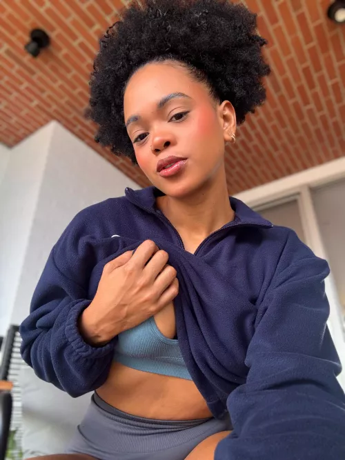 Rubbing my hands on my tits makes me so horny