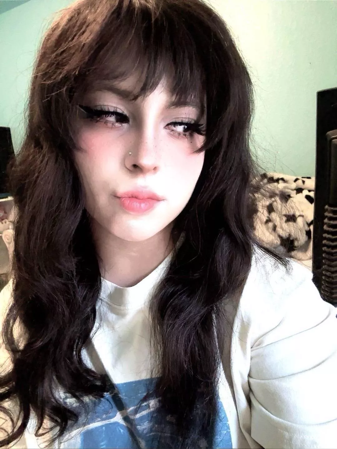 Someone help me find links to “femboy” clothes. I wanna dress cute.