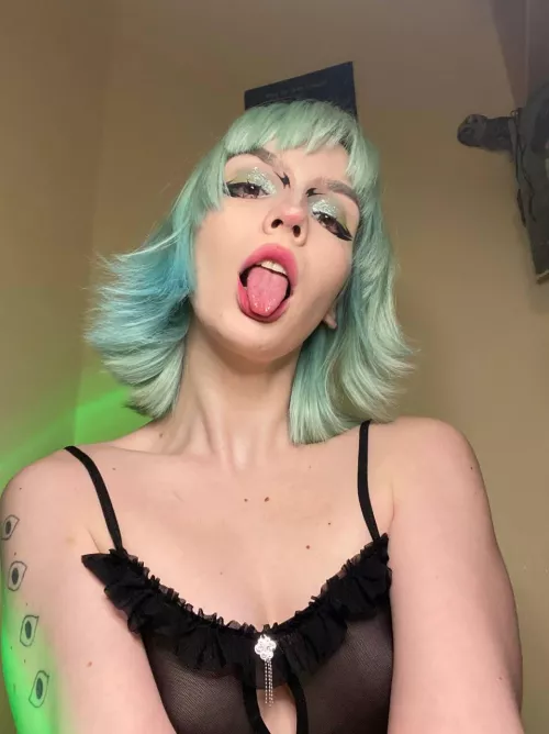 Tell me if you want to suck them or not