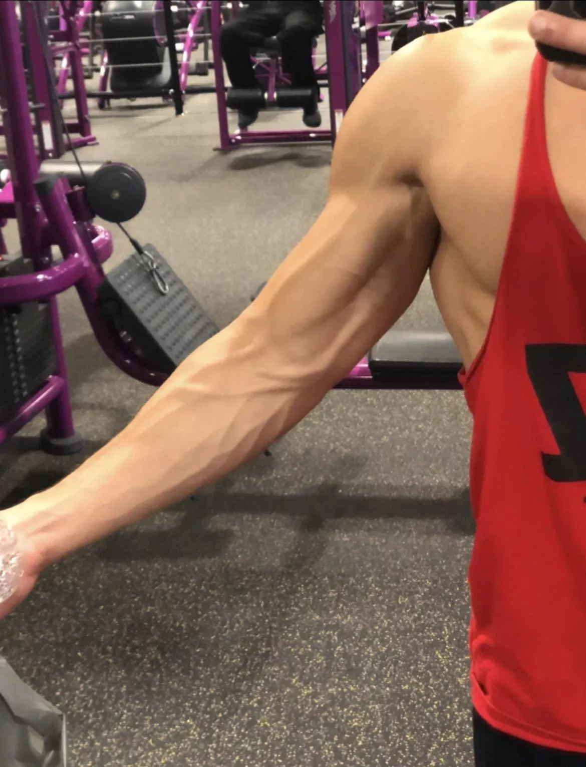 Thick and veiny forearm check at da gym 😁😁🥰