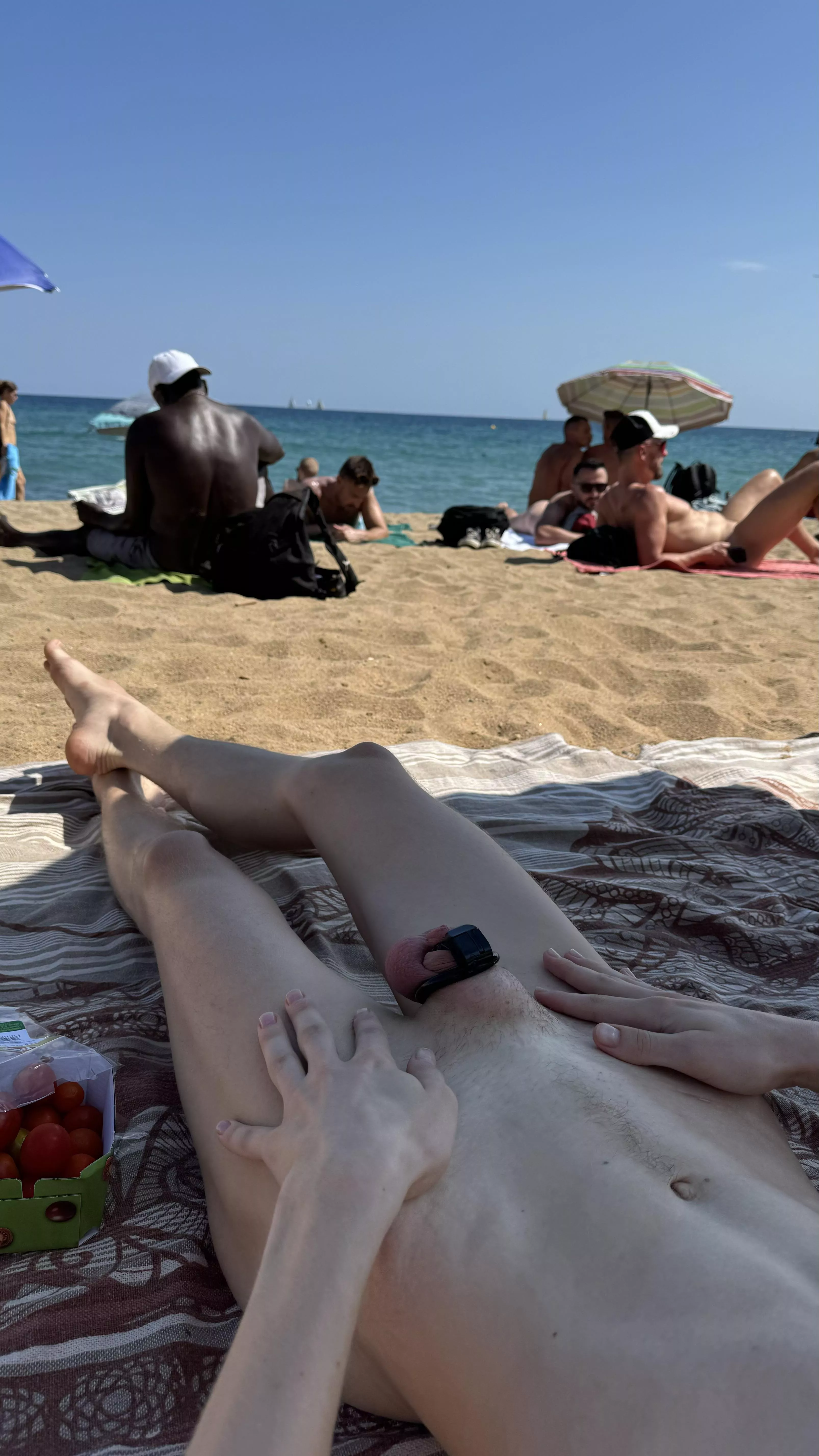 Wouldn't you be afraid to sunbathe on the beach like that?