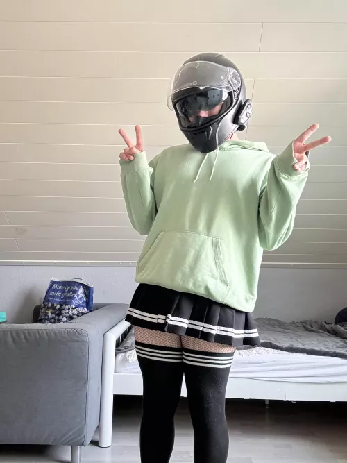 Your favorite German femboy :3