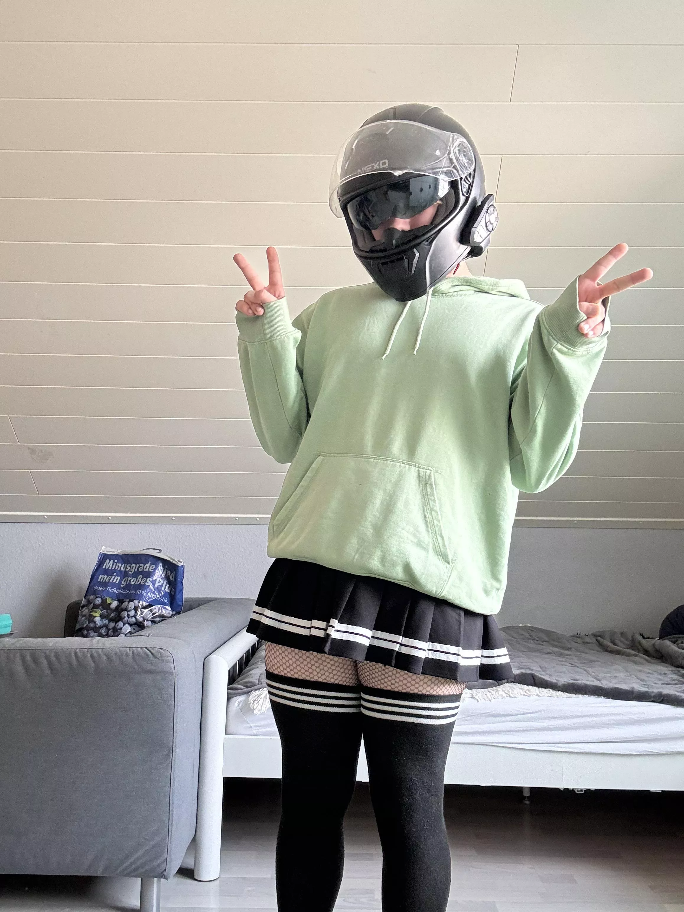 Your favorite German femboy :3