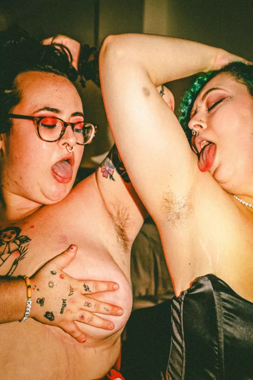 AHH we are both so furry! Should see our other hairy stuff...