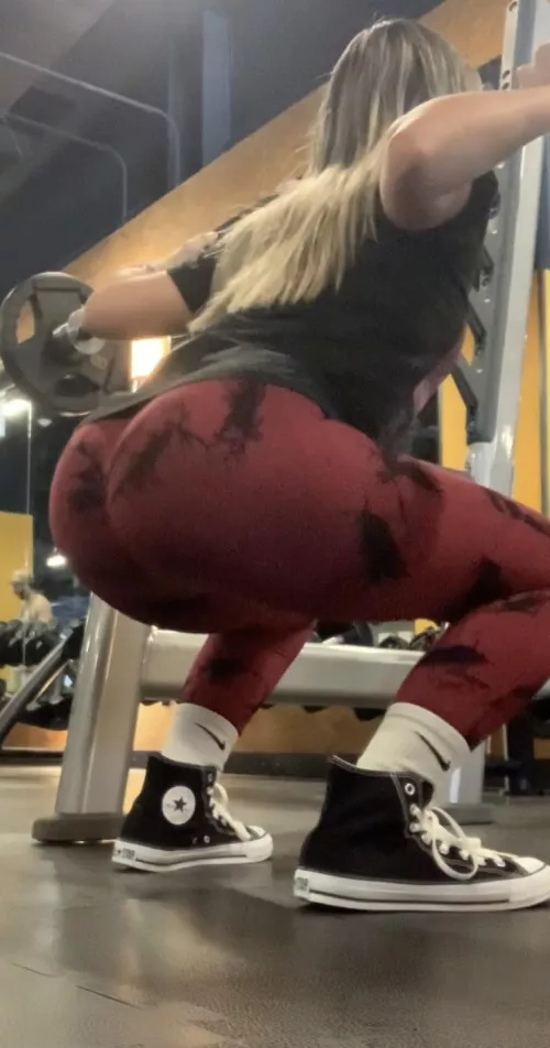 Asian gym girl 
