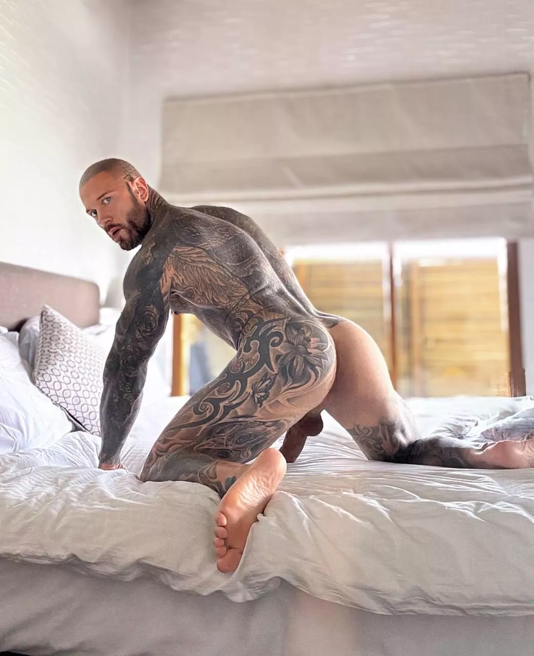 Can I flood your DMs with my nudes ? 