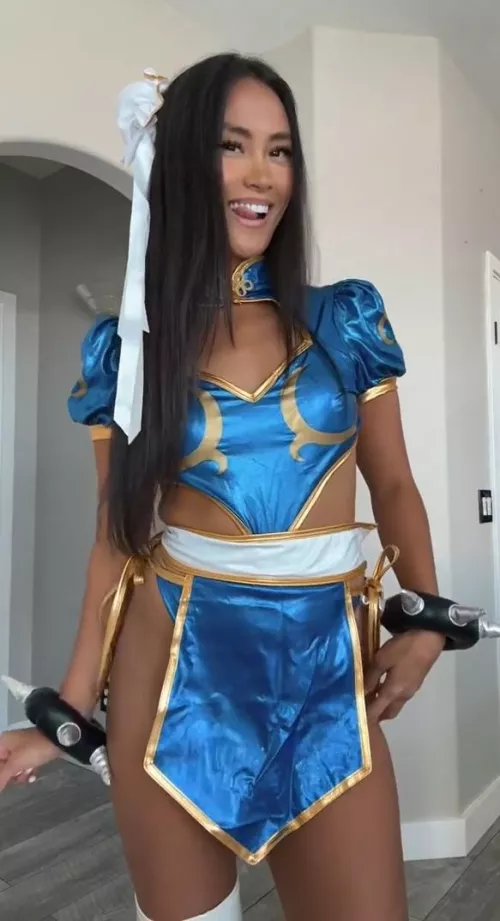 Chun-li from StreetFighter cosplay by Sunshine