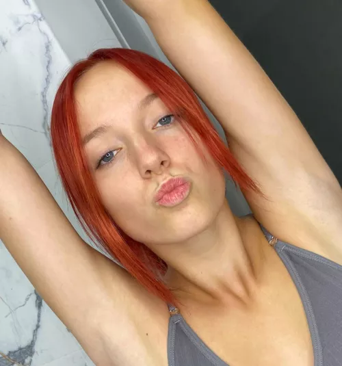 Daddy asked me to shave his armpits so he could enjoy them