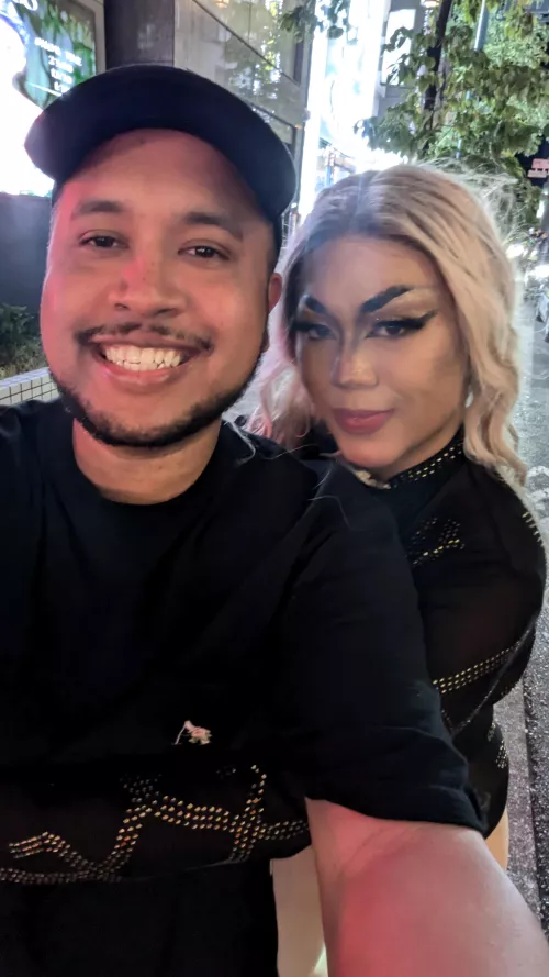 Happy Sunday (now Monday) from Shinjuku Nichome (I was drunk)