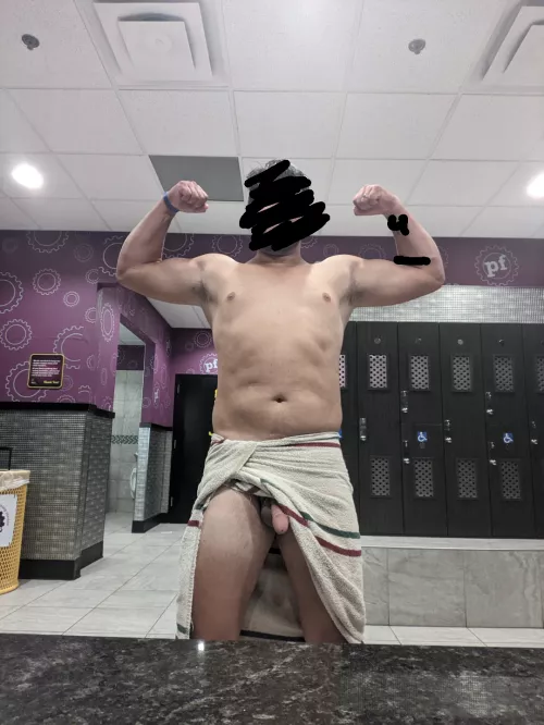 I need to workout again, I loved showering and getting fully nude in the locker room