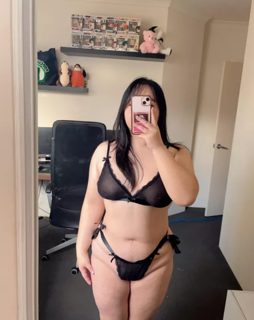 if i asked you to bend me over my desk and [f]uck me while i game would you say yes? 