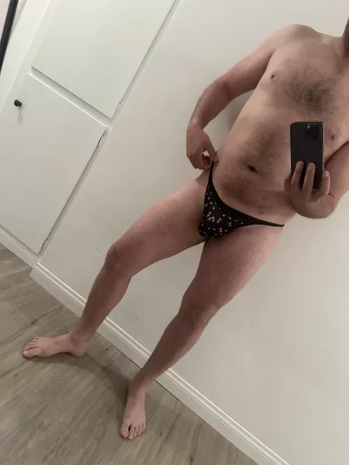 Love the little print on this one :) 