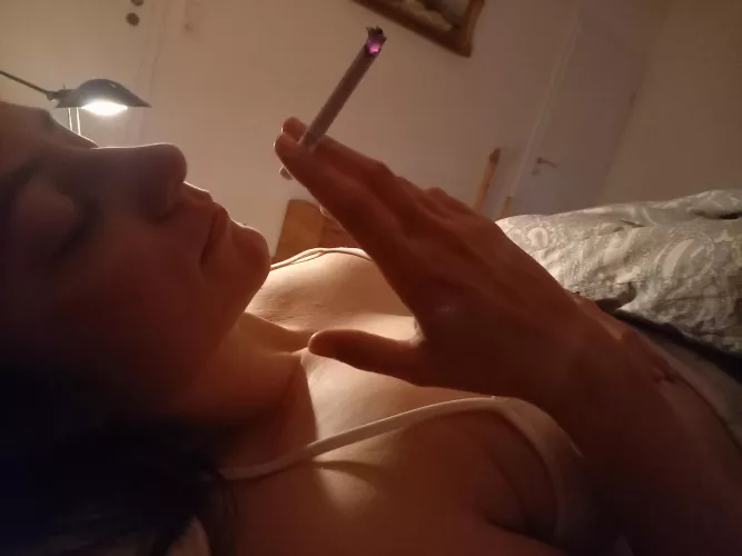 Same story every morning - who wanna see my tits?