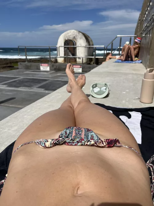 These swimmers don’t do justice for the glory underneath 👅🔥