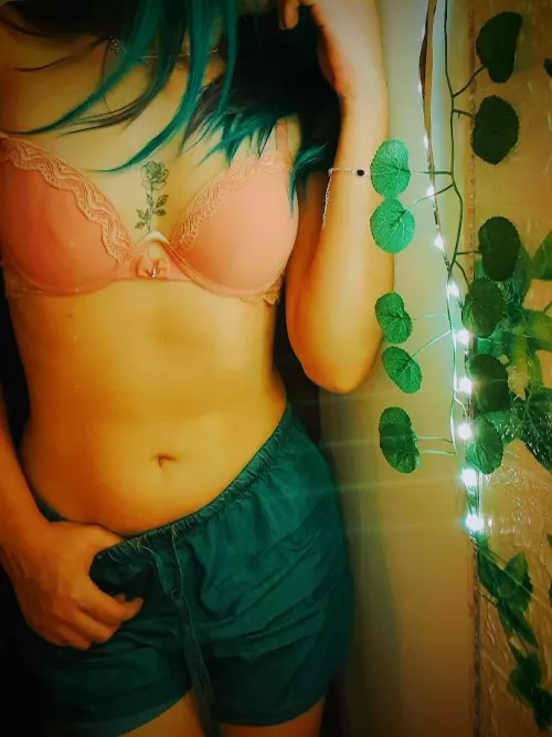 belly and tattoo...😊