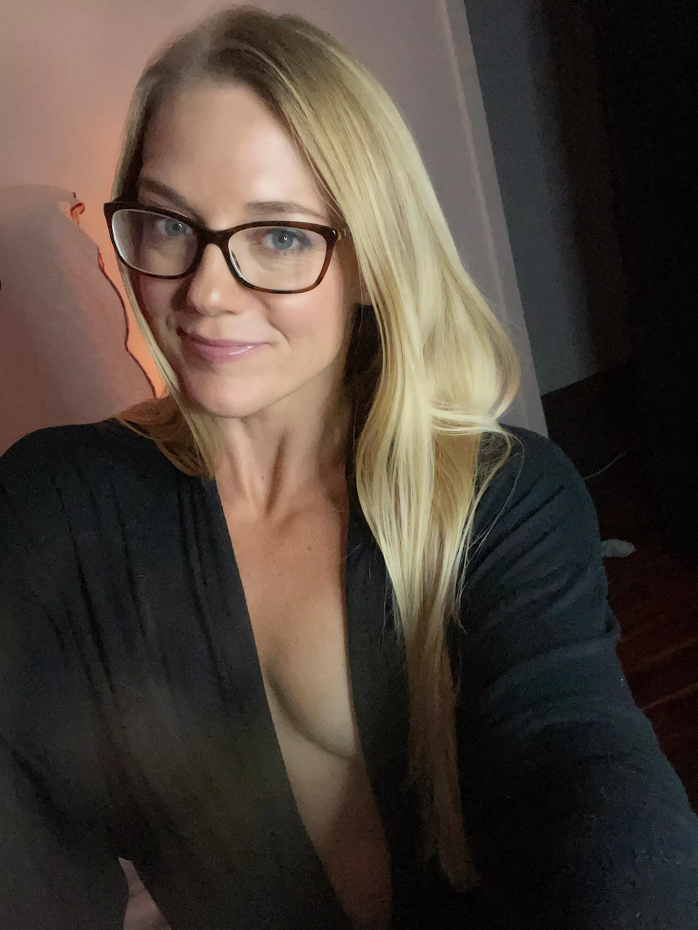 Come slip off my robe…