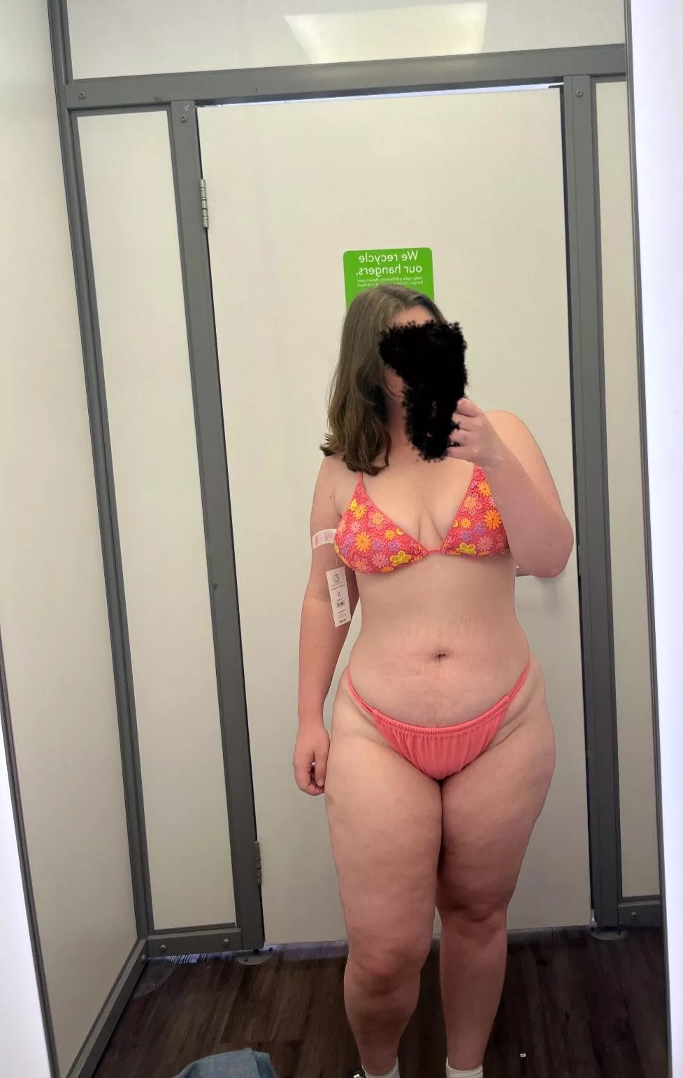 Enjoyed the beach in my cheeky bikini! 💕