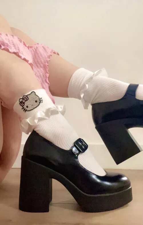 Frills and heels 💕 