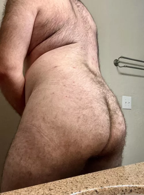 I love it when a guy enjoys my hairy ass 